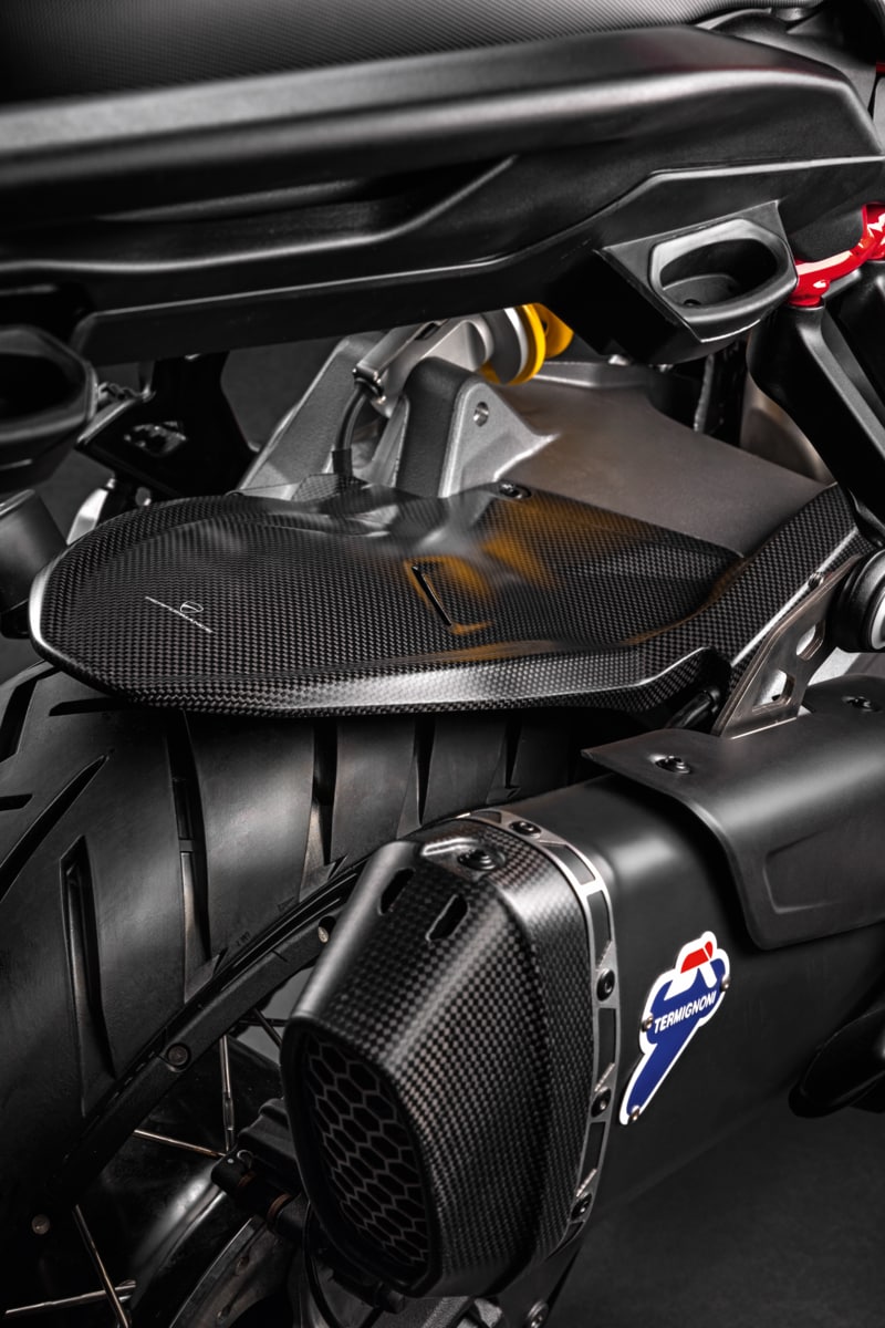 Ducati Carbon rear mudguard - 96982021AA