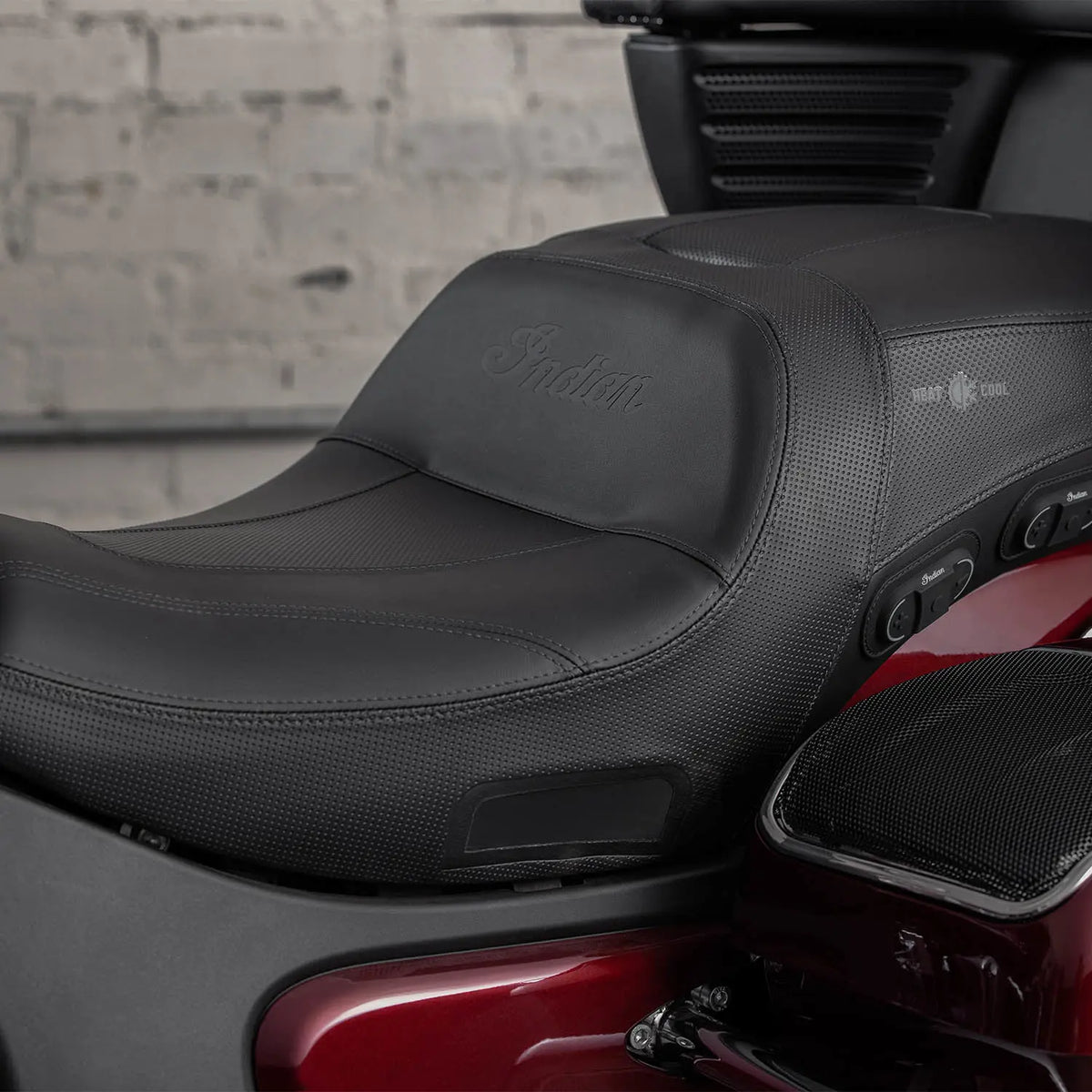 ClimaCommand Comfort+ Seat, RIDE COMMAND Enabled, Black - image 8 of 9