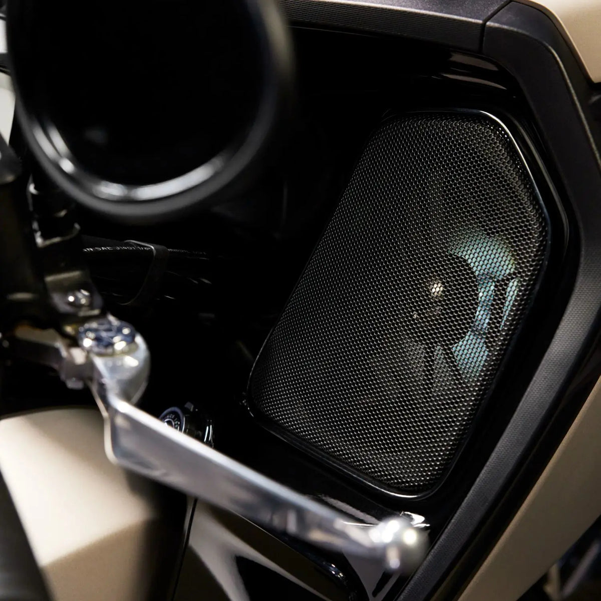 PowerBand Audio Speakers with Bass Boost and UnderGlow, 6-1/2 in. - image 4 of 4