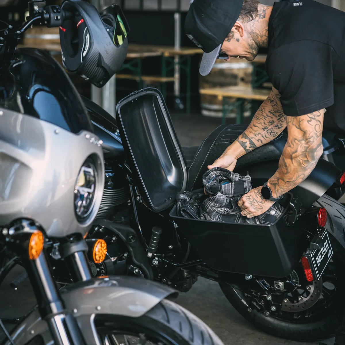 Locking Rigid Saddlebags - image 6 of 8