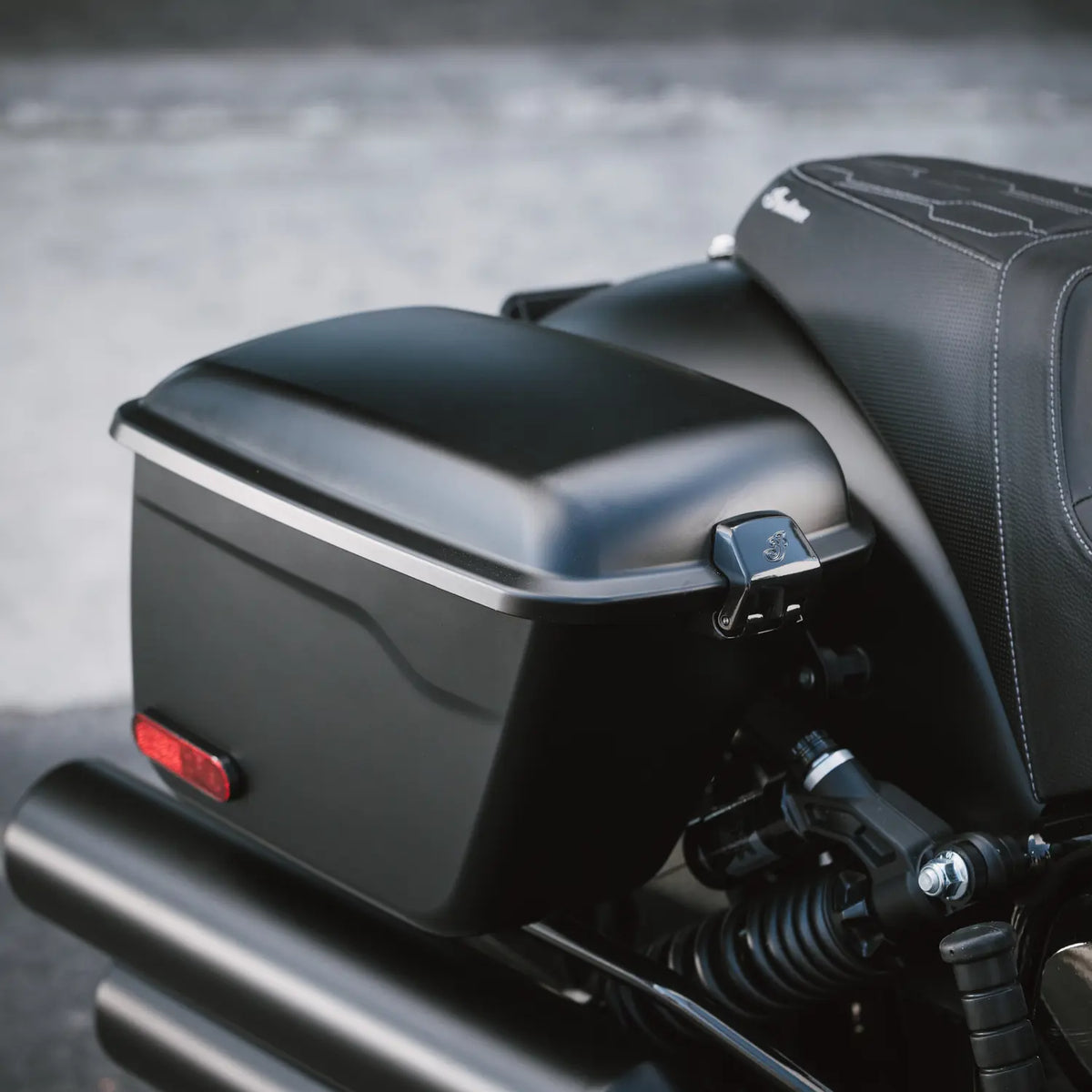 Locking Rigid Saddlebags - image 4 of 8