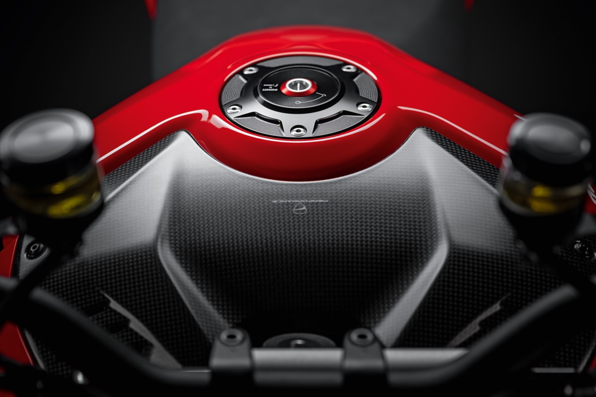 Ducati Carbon tank cover - 96981262AA
