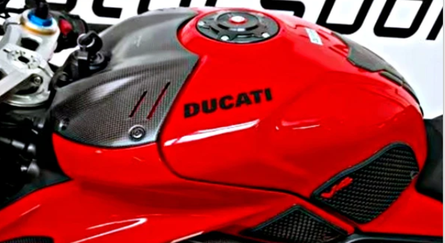 OEM Cover Tank Carbon, DUCATI Panigale V4 /S /R / SP2 96981492AA