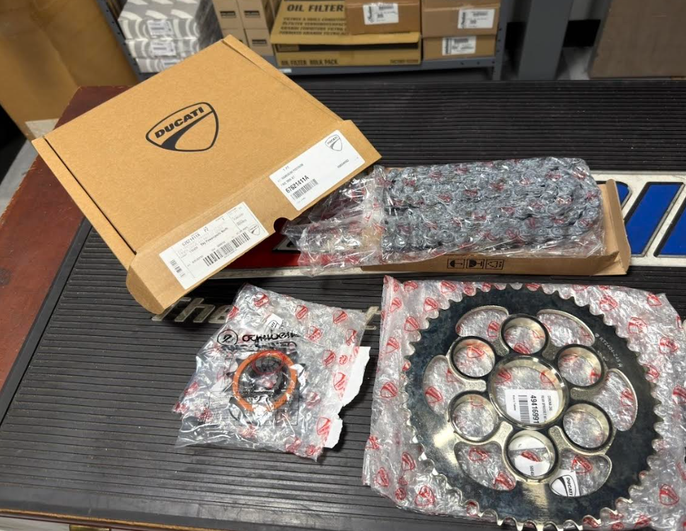 OEM Ducati StreetFighter V2 Final Drive Kit 67621411A