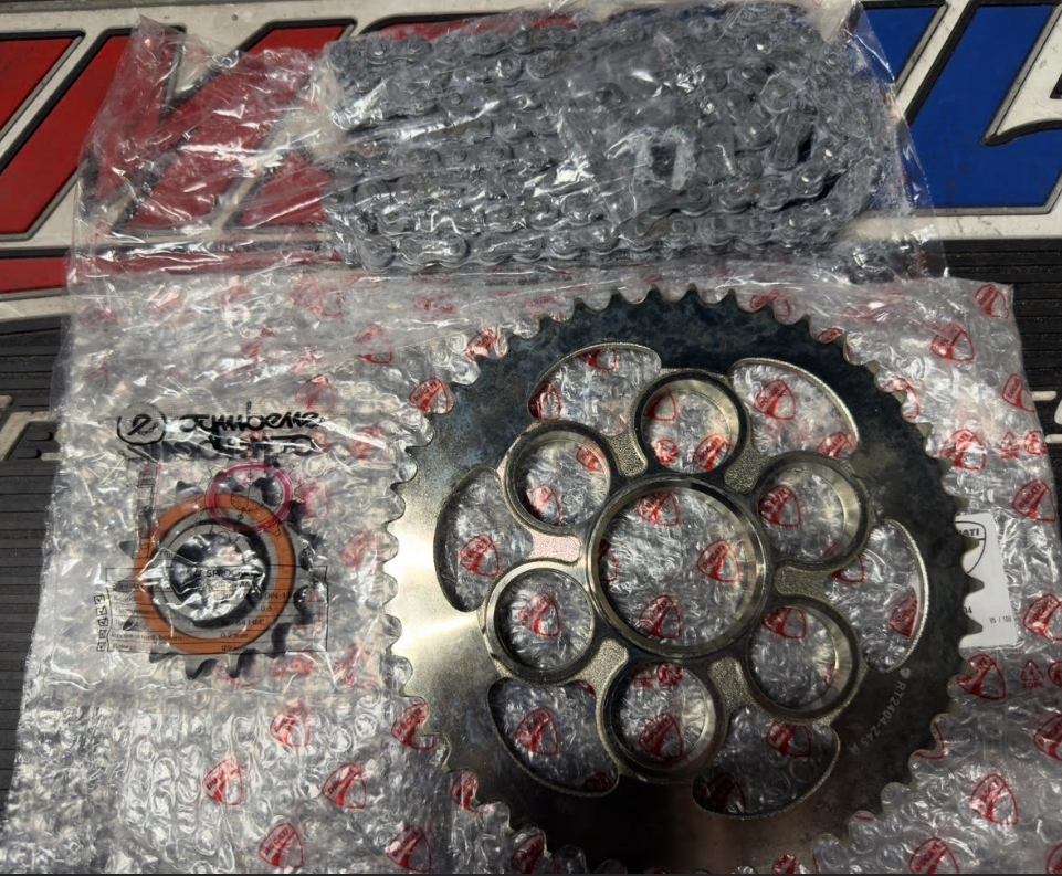 OEM Ducati StreetFighter V2 Final Drive Kit 67621411A